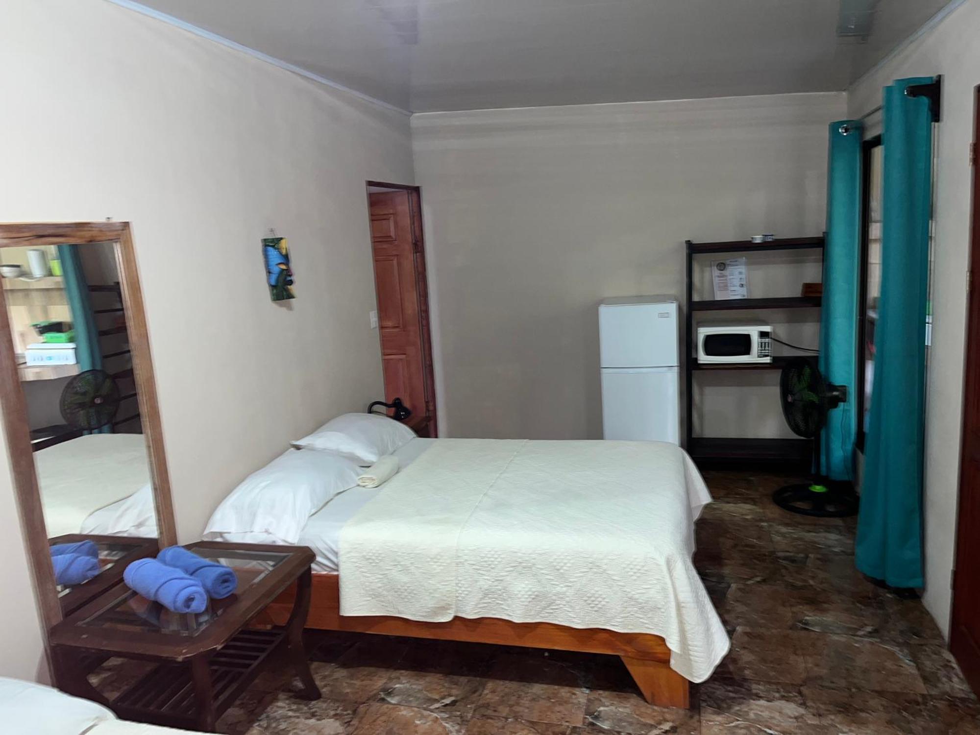 Casa Escondida Apartments 曼努埃尔安东尼奥 外观 照片